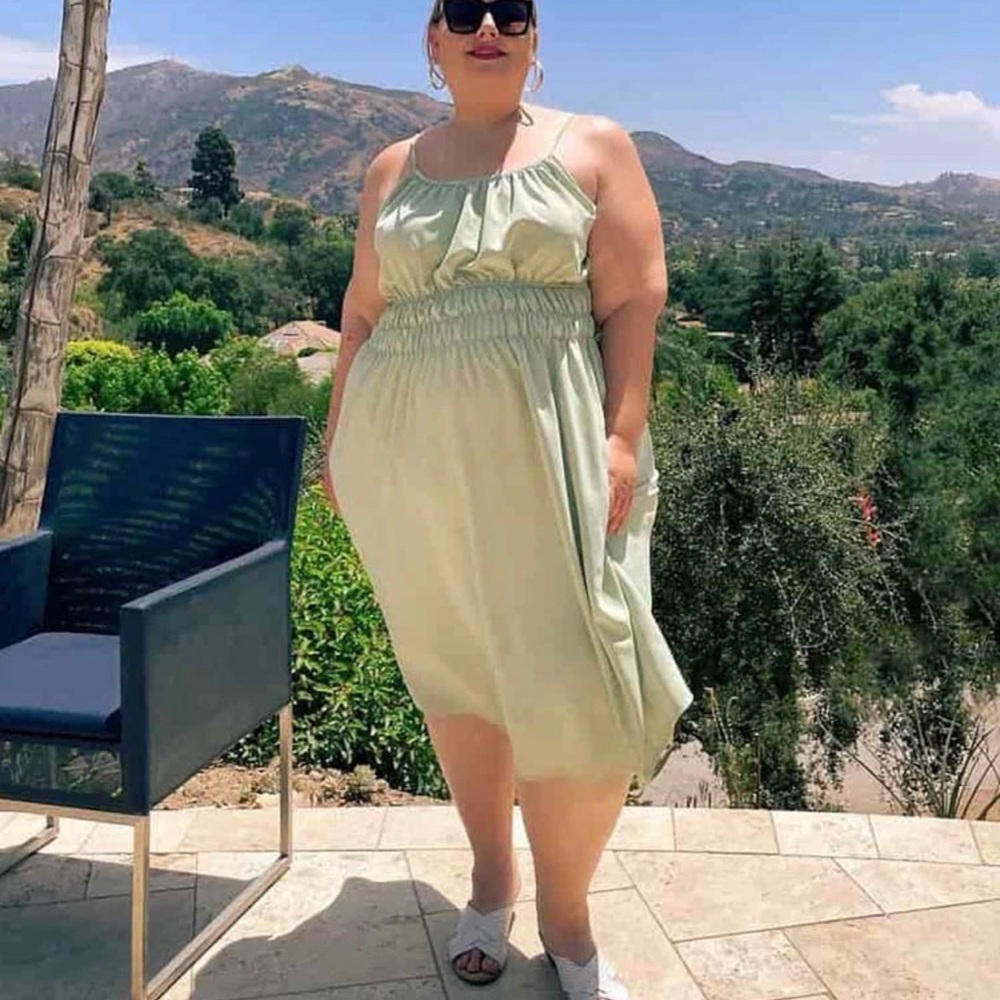 BloomChic Tiered Back Bowknot Dress in Green